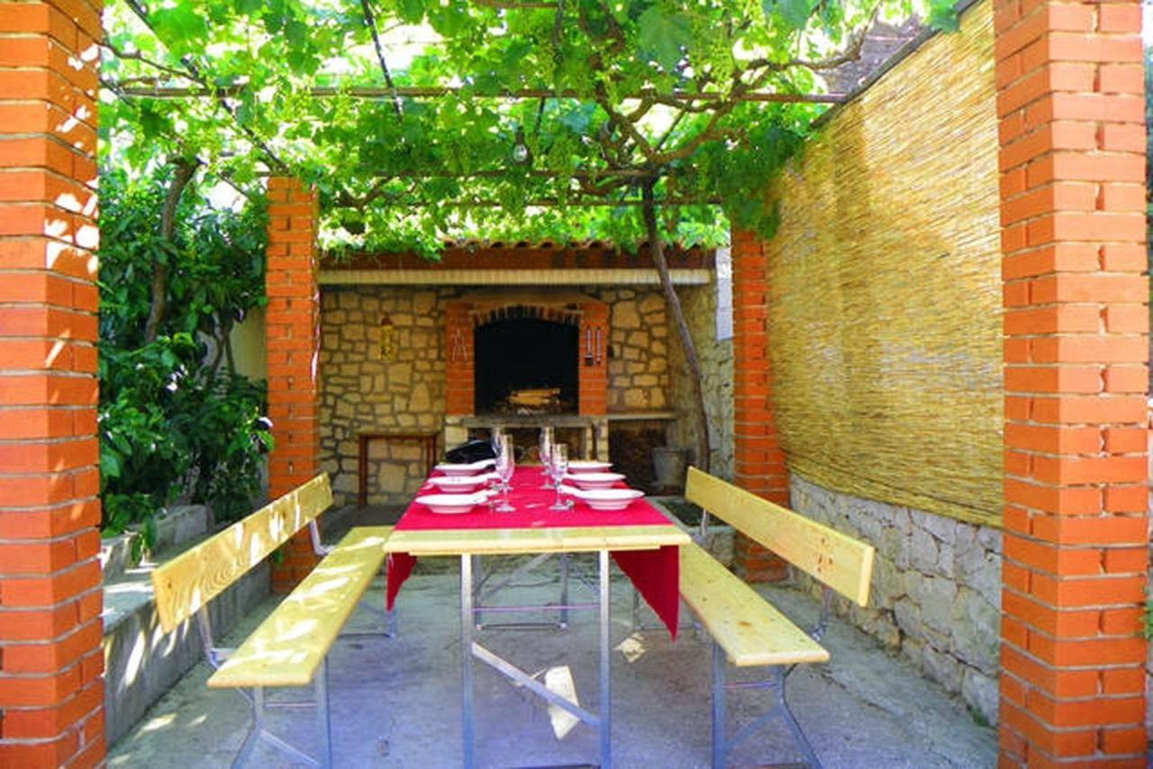 Apartments With A Parking Space Mavarstica, Ciovo - 12435 Trogir Exterior foto